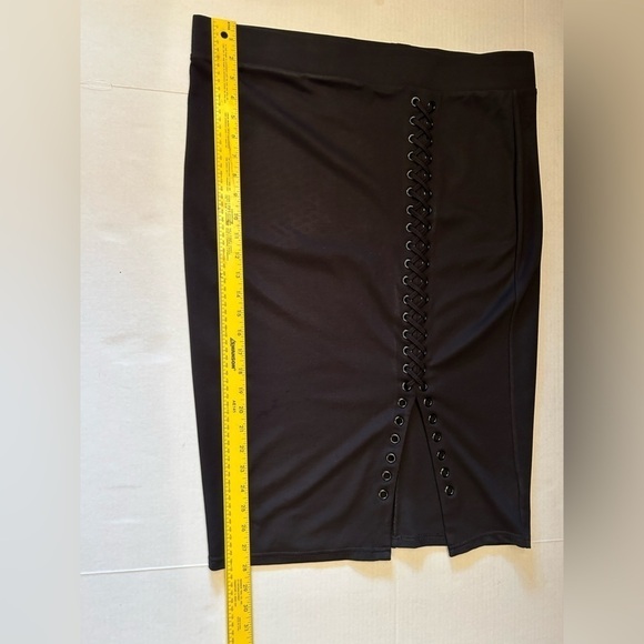 Torrid Mini Studio Luxe Point Lace up effect pencil black skirt Sz-2  V13 - Picture 7 of 13